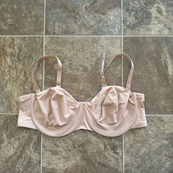 Skims Smoothing Intimates Unlined Strapless Bra Clay Size 46DD - Picture 3 of 12